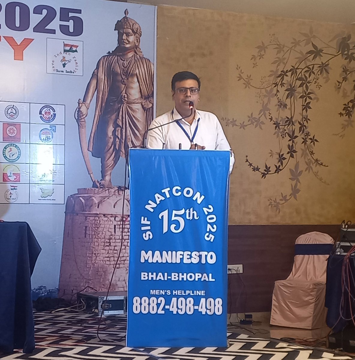 Child Custody guidelines should be mandatory for all cases where children are born out of wedlock 

Dr Dhaval of <a href="/menWelfare/">Men Welfare Trust</a> enlightening us. 

#MensRightsIndiaMeet
#NatCon2025Bhopal
#15thSIFNationalMeet