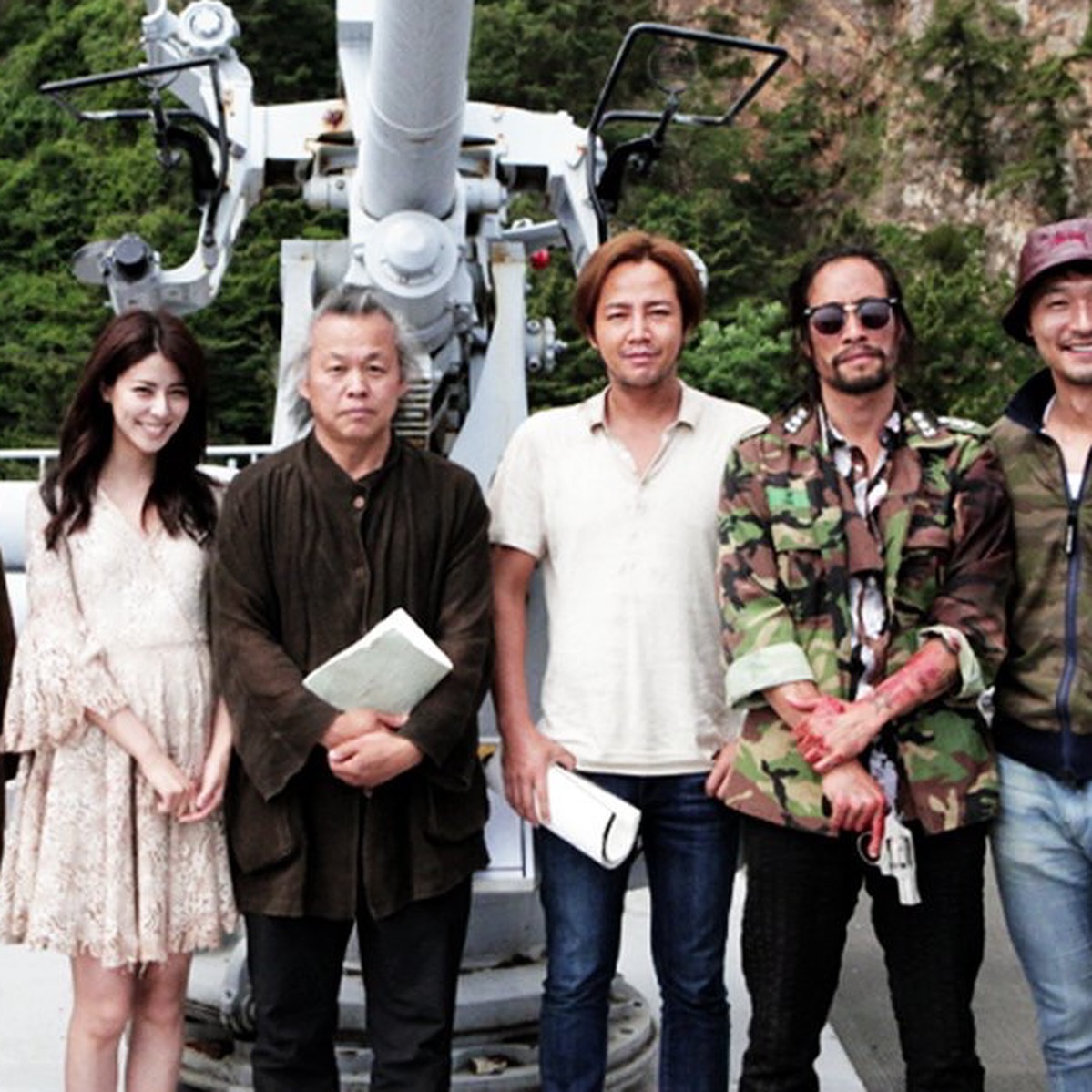 Manoli Garcia (@manolig18644386) on Twitter photo Buenos 🌼 ☺️ días Sukkie Unagi , feliz Sábado que tengáis un maravilloso día .
Fotos de detrás de escena de la película Human Space Time and Human
#Todaslasanguilassomosiguales
<a href="/AsiaPrince_JKS/">장근석 Jang Keun-suk</a> Buenos 🌼 ☺️ días Sukkie Unagi , feliz Sábado que tengáis un maravilloso día .
Fotos de detrás de escena de la película Human Space Time and Human
#Todaslasanguilassomosiguales
<a href="/AsiaPrince_JKS/">장근석 Jang Keun-suk</a>