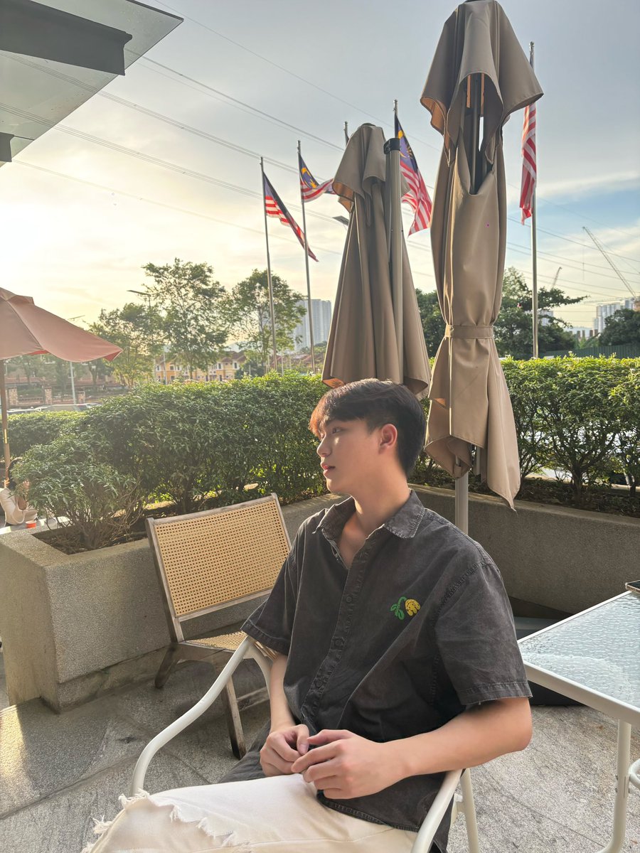 ssuugs's tweet photo. 回家了好无聊哦 https://t.co/fqdr49TYwa