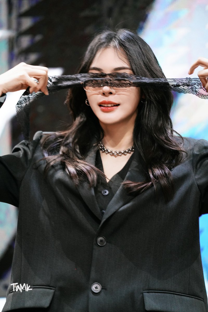 คุณพรี่ คุณพระ ใจเย้นนนนนนนนน

FAYE ON MY WAY 
#PerayaFMinGuangzhou