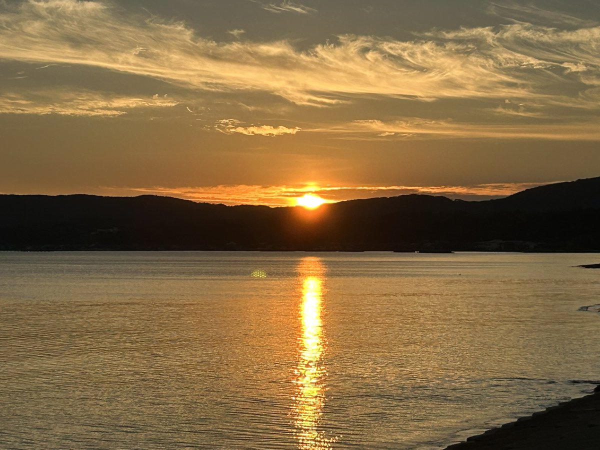 俺の夏休み終了
相変わらず田舎は最高の景色
東京は灼熱地獄のコンクリートジャングル
やっぱり夏は海だな〜

今年もリフレッシュしたところでIKKIのツアーに備えてドラムでも叩くかな