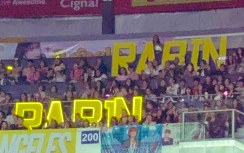 UniRABofficial's tweet image. And of course our other fan project para sa loob ng Araneta,

2 huge sets of RABIN battery operated letters in coordination with the best, our mother @RABIN_HOUSE 💛💙

ALL IN FOR RABIN.
ONLY FOR RABIN.

ONLY FOR RABIN! ⭐️