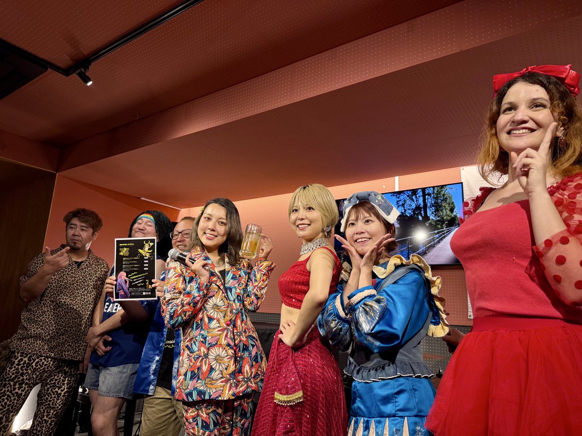 yuri_ms44's tweet image. 2025.8.15 @ 季ららyokohama
エレチャン1日店長企画
『ゴールデン⭐︎エレナイト🪩』

【 ELLe 】 ( @ELLe_icecream )
㊗️初主催👑
圧とパワーが強めの演者さんをゼロ距離で観れました🤭
楽しい企画ありがとうござました🙌🏻
　
#湘南ゴールドエナジー
#ゴールデンエレナイト
#職業カリスマ
#パラリラ