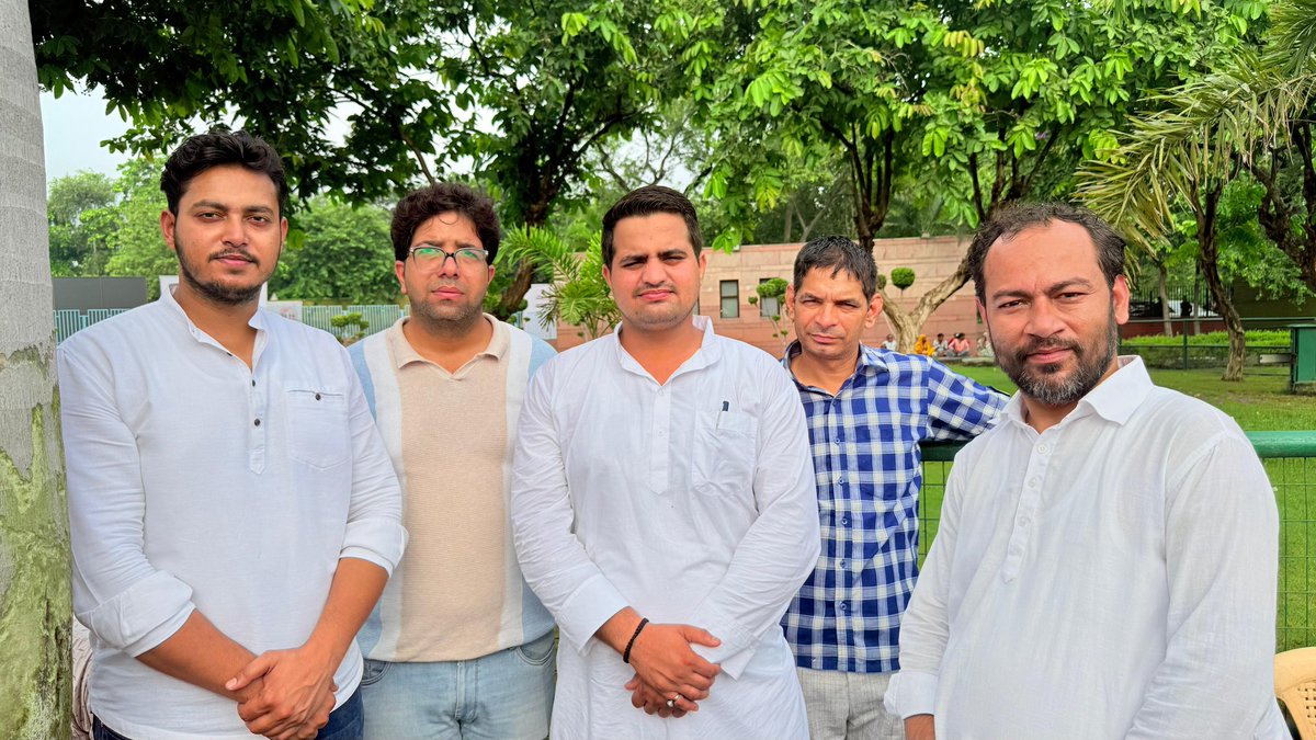 PunitTyagiBjp's tweet photo. #थे_अटल।
#है_अटल ।
#सदेव_रहेंगे_अटल।
आज भारत के पूर्व प्रधानमंत्री भारत रत्न सम्मानित श्रद्धेय अटल विहारी वाजपेयी जी की पुण्यतिथि पर श्रद्धांजलि अर्पित की॥ 🙏 https://t.co/jlgAFkkAjT