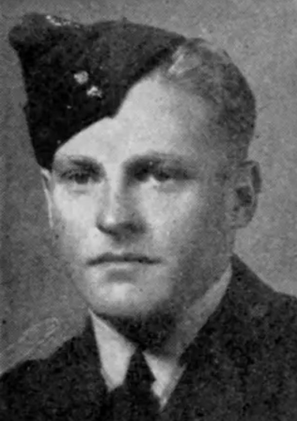 Allan Noble (@noble67allan) on Twitter photo I paid my respects to the fallen in <a href="/CWGC/">Commonwealth War Graves</a> Grangemouth(Grandsable) Cemetery,and they include a young Kiwi airmen,who died on the 2nd October 1941,and is laid to rest there 🙏🏼
#RIP Pilot Officer C Everiss(26),RNZAF
#LestWeForget
aircrewremembered.com/everiss-carlyl… I paid my respects to the fallen in <a href="/CWGC/">Commonwealth War Graves</a> Grangemouth(Grandsable) Cemetery,and they include a young Kiwi airmen,who died on the 2nd October 1941,and is laid to rest there 🙏🏼
#RIP Pilot Officer C Everiss(26),RNZAF
#LestWeForget
aircrewremembered.com/everiss-carlyl…