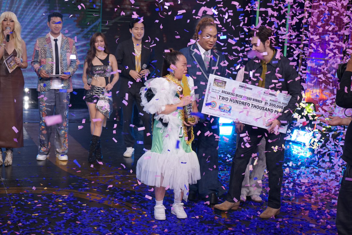 gmanetwork's tweet photo. Congratulations sa GRAND WINNER ng #EscortMoShowMo at #BreakingMuse, Daniel Butas at Verna Tuliao! 🏆 

#ShowtimeGrandPaLiga
For more #ItsShowtime content, visit:
https://t.co/pNccllRyFz https://t.co/MUOSZLwyex
