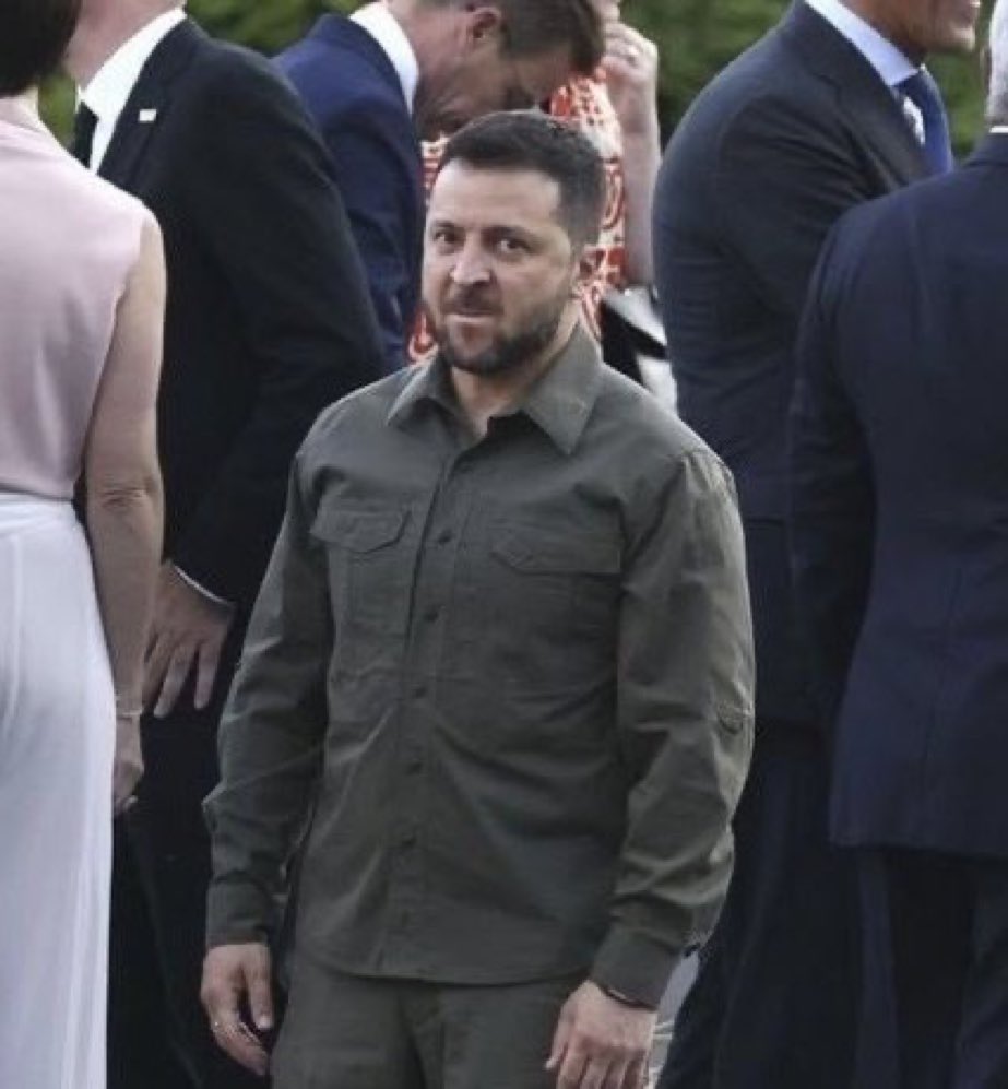 ”Mister Donald, you no like me anymore? I no like you anymore. I go to mister Macron and his husband”