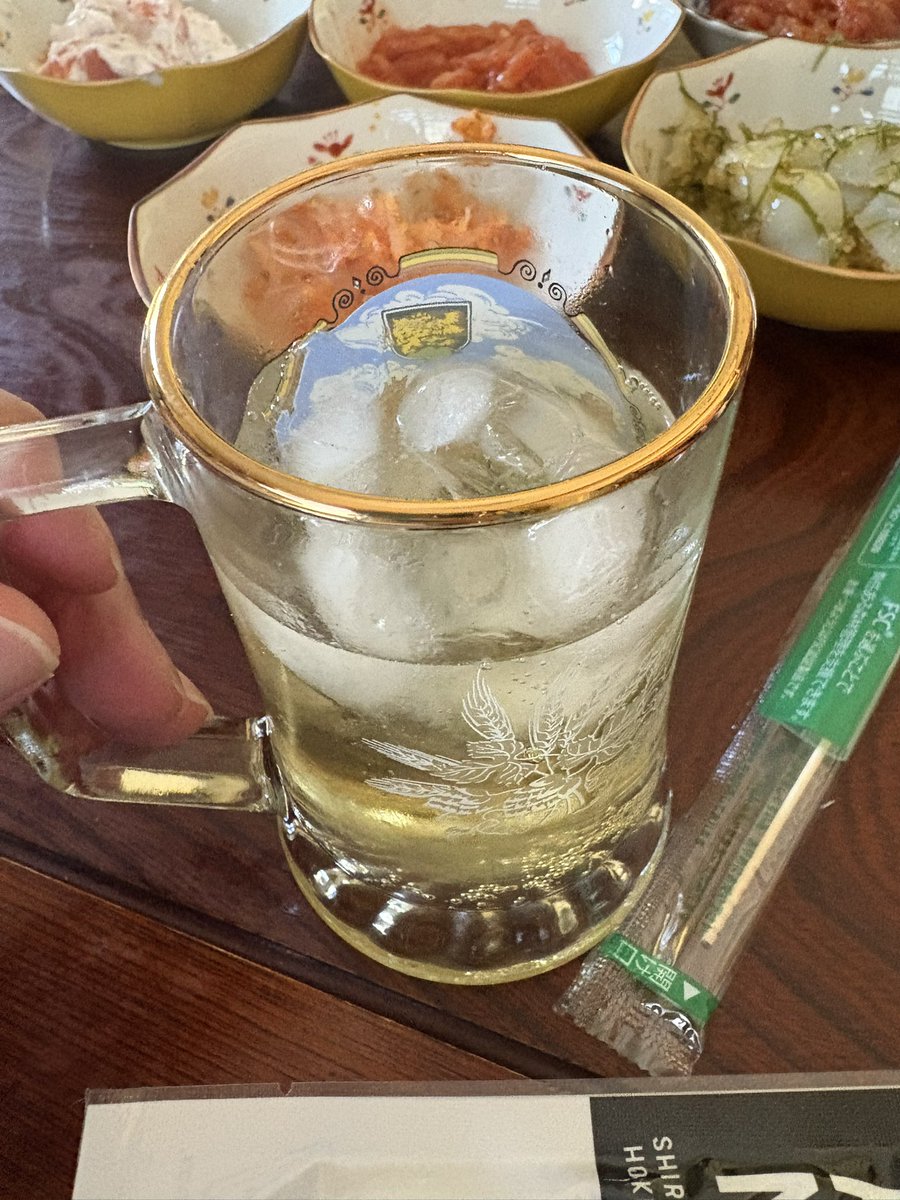 お土産でもらったウイスキーとジャーキーで一杯 