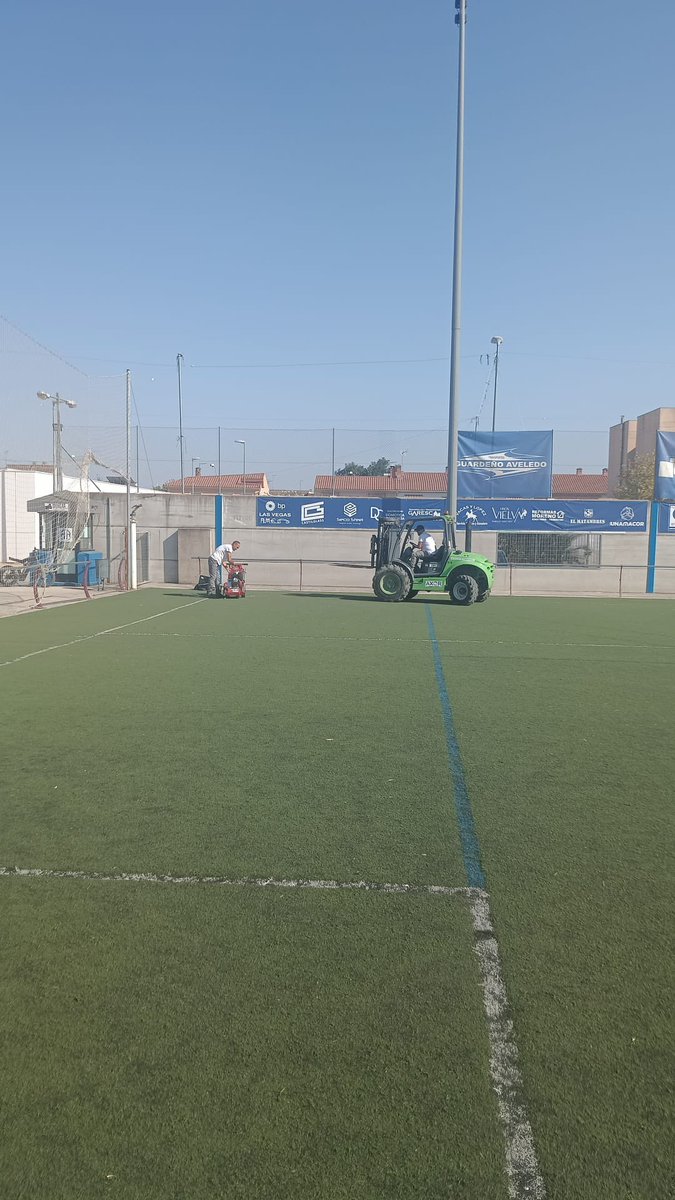 IMDECO (@imdeco_) on Twitter photo ⚽Buenas noticias para nuestros deportistas! Preparando el campo de fútbol de Alcolea.💚 Aceleramos la reposición del césped artificial para que muy pronto puedan disfrutar de las mejores condiciones. ¡La
primera fase de actuación en CCFF ya es una realidad ! 💪 <a href="/ayuncordoba_es/">Ayuntamiento Córdoba</a> ⚽Buenas noticias para nuestros deportistas! Preparando el campo de fútbol de Alcolea.💚 Aceleramos la reposición del césped artificial para que muy pronto puedan disfrutar de las mejores condiciones. ¡La
primera fase de actuación en CCFF ya es una realidad ! 💪 <a href="/ayuncordoba_es/">Ayuntamiento Córdoba</a>