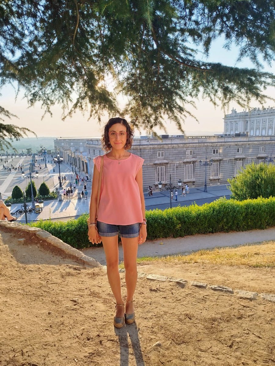 tableroalaula's tweet image. Pensaba que ya me había unido a este súper #hiloveraniego del #claustrovirtual...
Este año me he propuesto coleccionar atardeceres. 🥰
Feliz verano desde Madrid. ✨