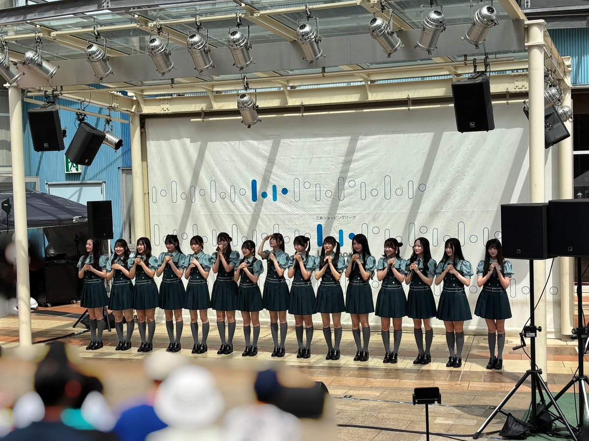 /／
#レインツリー真夏のフリラ
1部ありがとうございました🌱
\＼

『Rain Tree 真夏のフリーライブ
～君と過ごす初めての夏～』
ららぽーと柏の葉
1部が終了いたしました🌻

M1：3秒ルール
M2：僕のオーロラ
M3：I L U
M4：つまり
M5：ジコチューで行こう！（#乃木坂46 さん）

このあと17:00から
