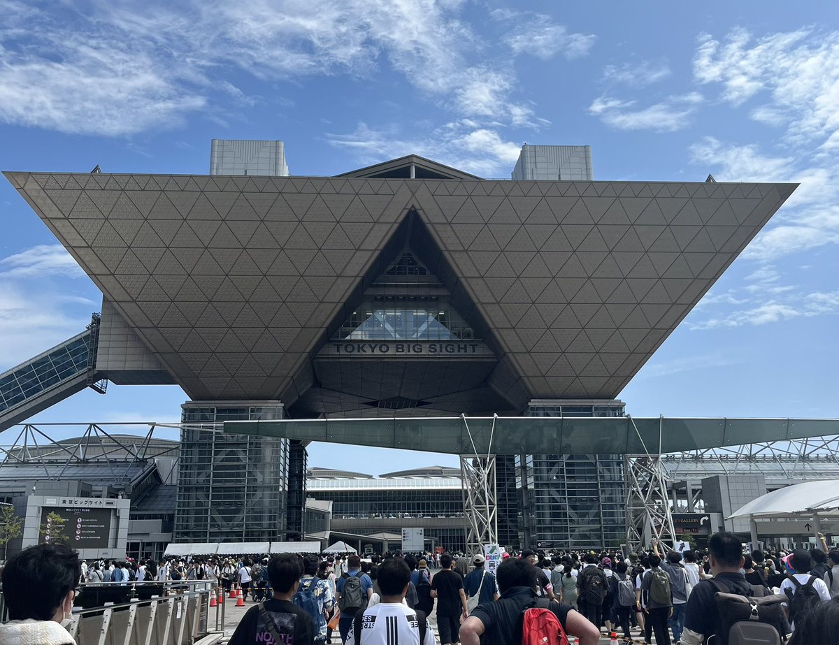 暑すぎたけどコミケ行ってきた！
明日も行くよん
