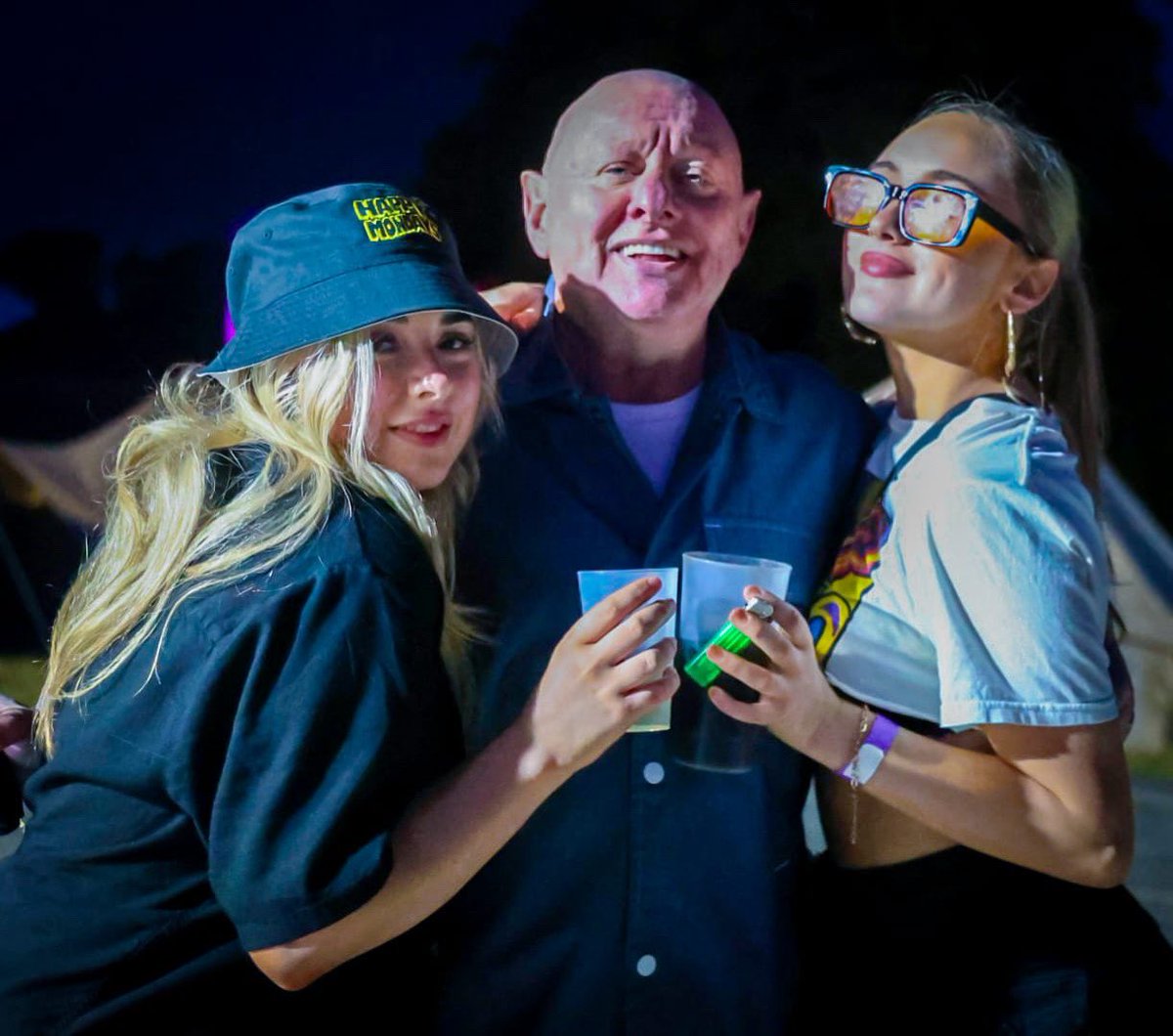 This is my favourite photo of me with my daughters Pearl and Lulu.
Dead proud of my girls ❤️❤️