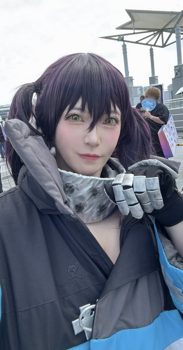 おそくそう＆離脱
光ってる環を出せて良かった！！リベンジにはなったけど小物が間に合わなくて不完全燃焼
早々に列切りして申し訳ないです💦

#C106コスプレ