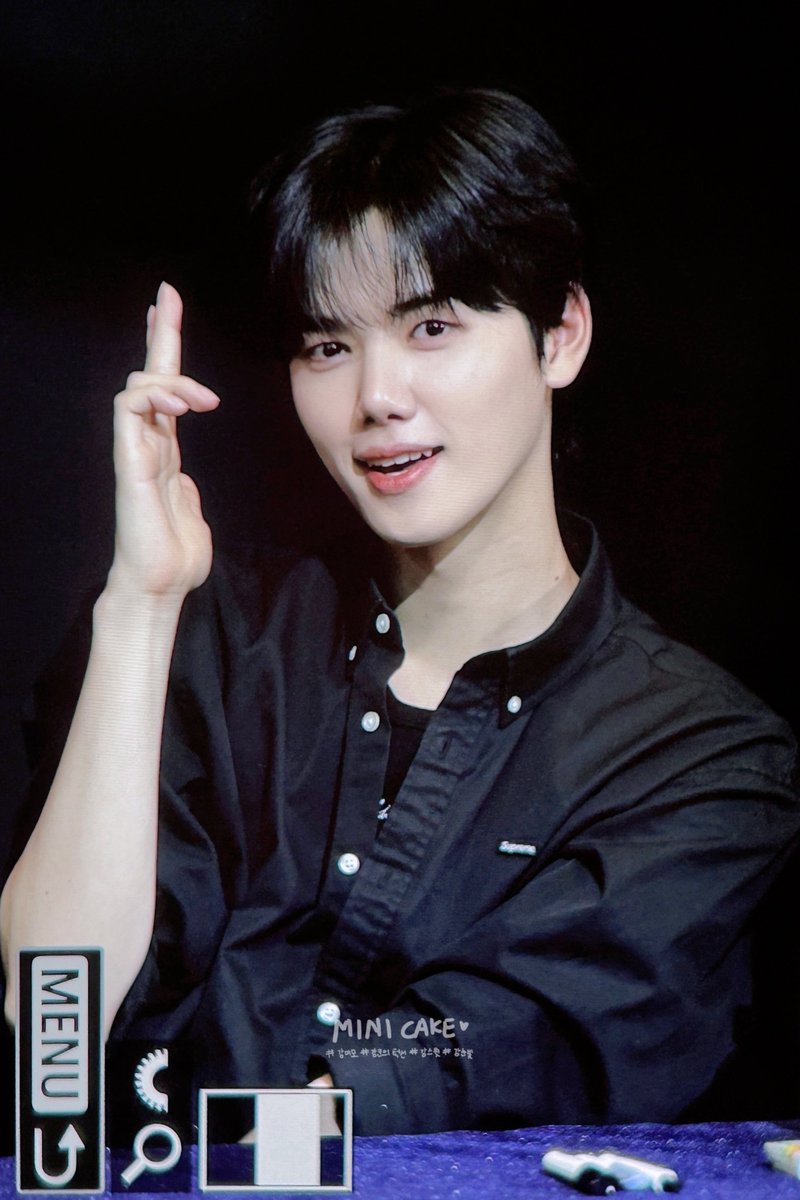 250816 위드뮤 #민희 

빵야💘💘

#크래비티 #MINHEE #CRAVITY #ミニ