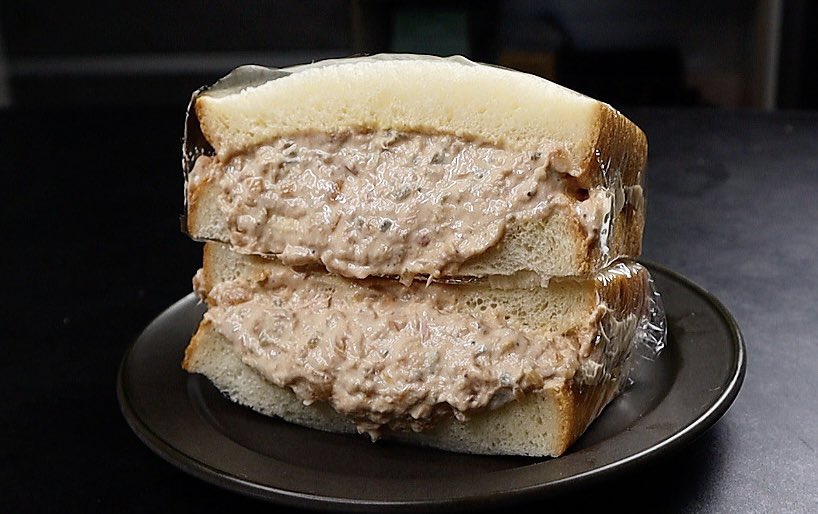 muscle1046's tweet photo. 本当は誰にも教えたく無いほど美味しい

【極ツナサンド】

ツナサンドを超えなツナサンド

食べれば分かるはず。 https://t.co/K43rZtCkQ5