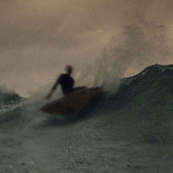 adonispara's tweet image. Time is indifferent.