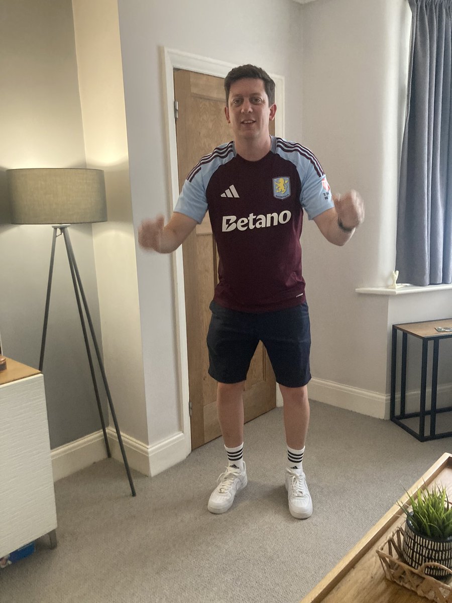 New season 

New dreams 

One team 

Unai Emerys Claret and blue army 

#avfc