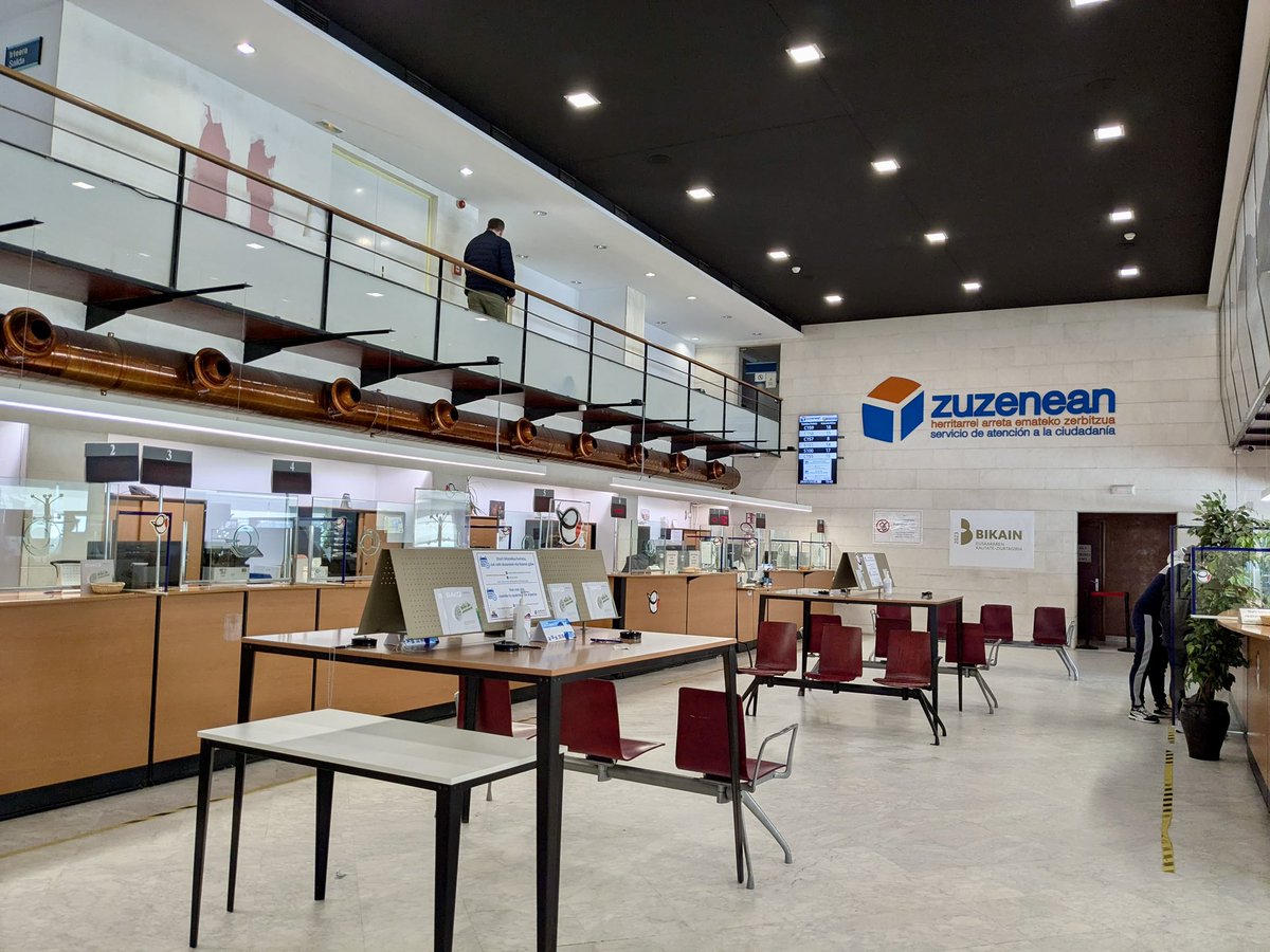 gobernantzaEJGV's tweet photo. ⏩ El Gobierno Vasco avanza en la transformación digital de la Administración a través de la IA y NIK Cartera Digital.

➕ https://t.co/OQ17YVBU6h https://t.co/pFSQ7SL1dx