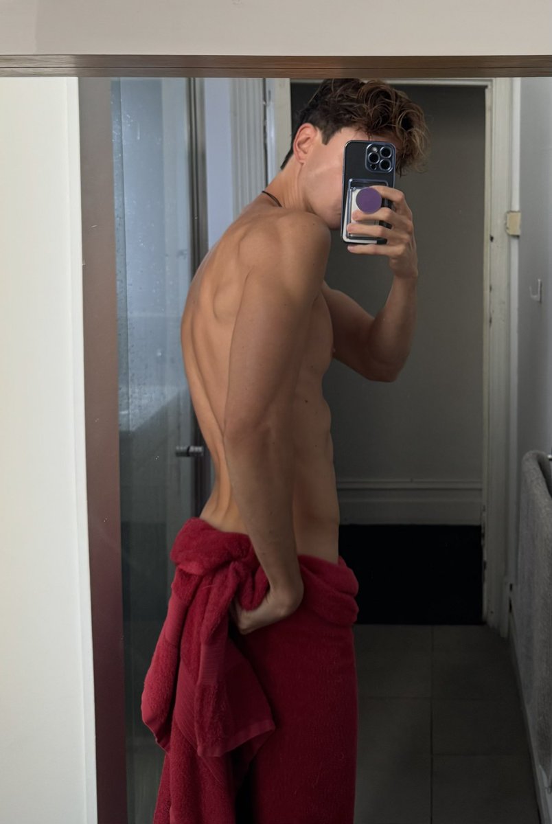 RT for the nude version 😉