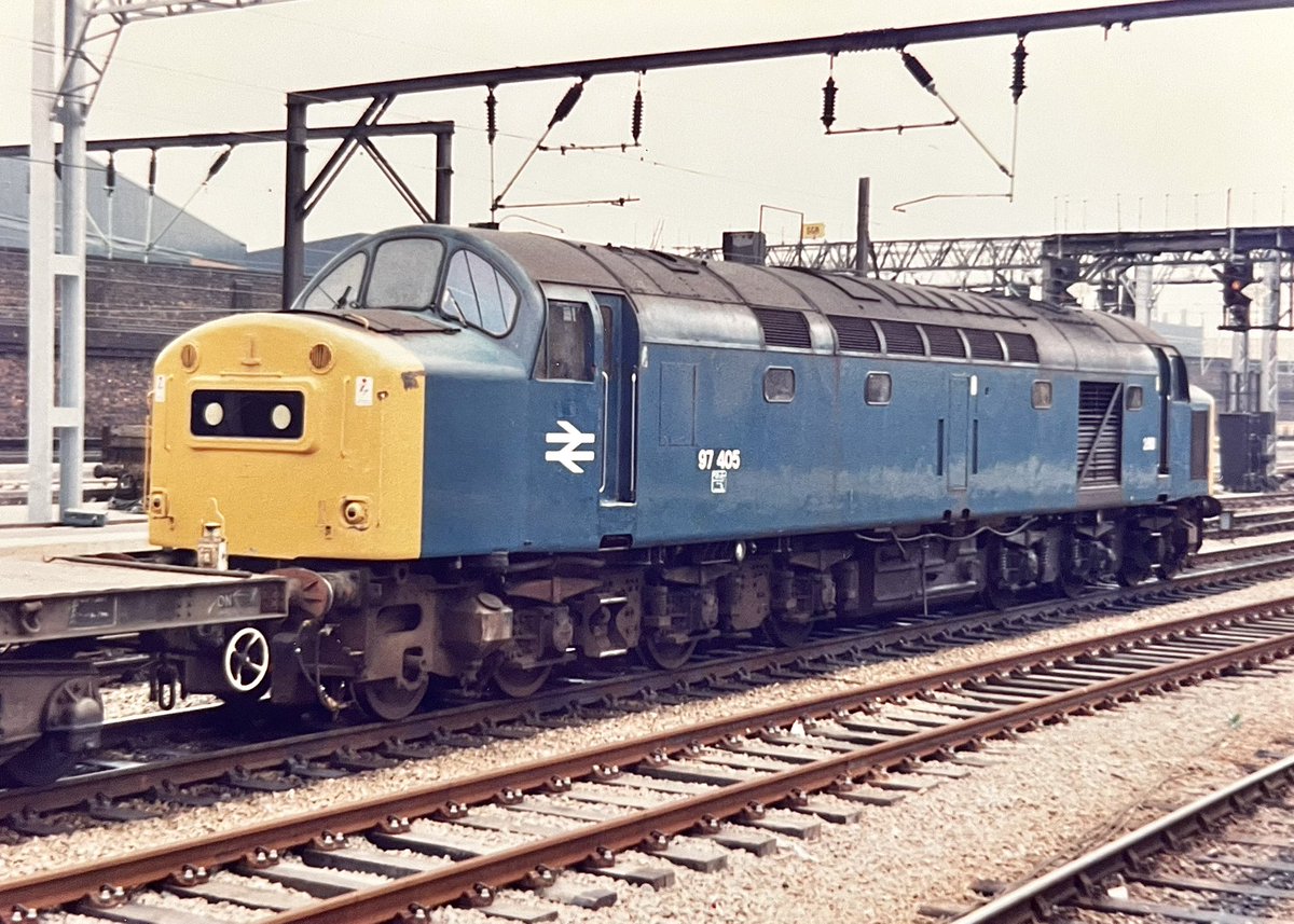 Blast from the Past! Enjoying an extended period of life working on the modernisation of Crewe station is 97405 (formerly 40060), seen here at the location on May 19, 1985. Loco withdrawn March 1987 and subsequently scrapped. 📷 Roger King.