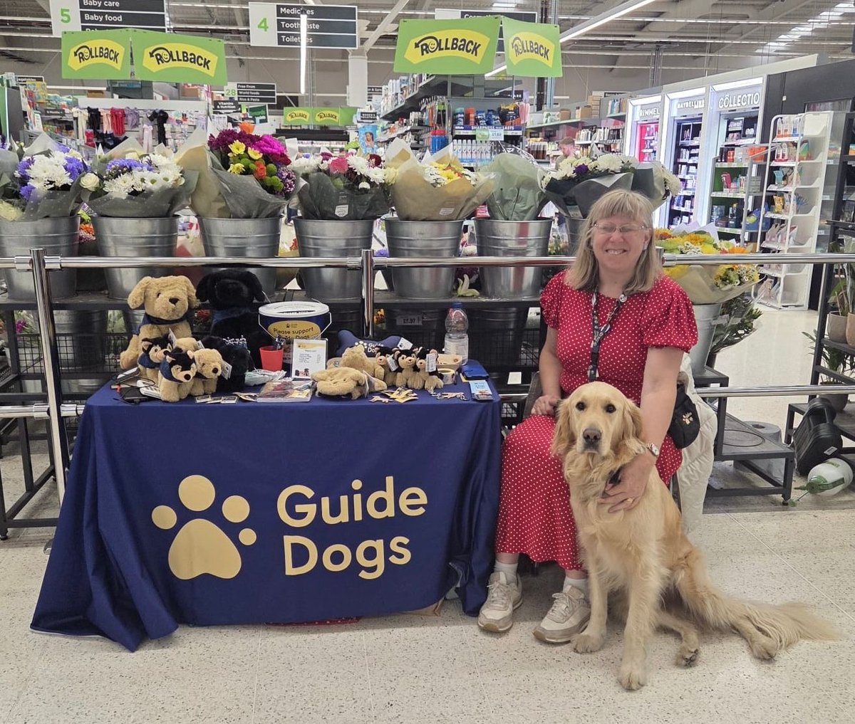 Thank you to everybody who came to say hello last Saturday at Asda Clayton Green, and thank you for your generous donations.  See you again next Saturday at Asda Chorley!

#Chorley #GuideDogsUK #GuideDogs #GuideDogsForTheBlind