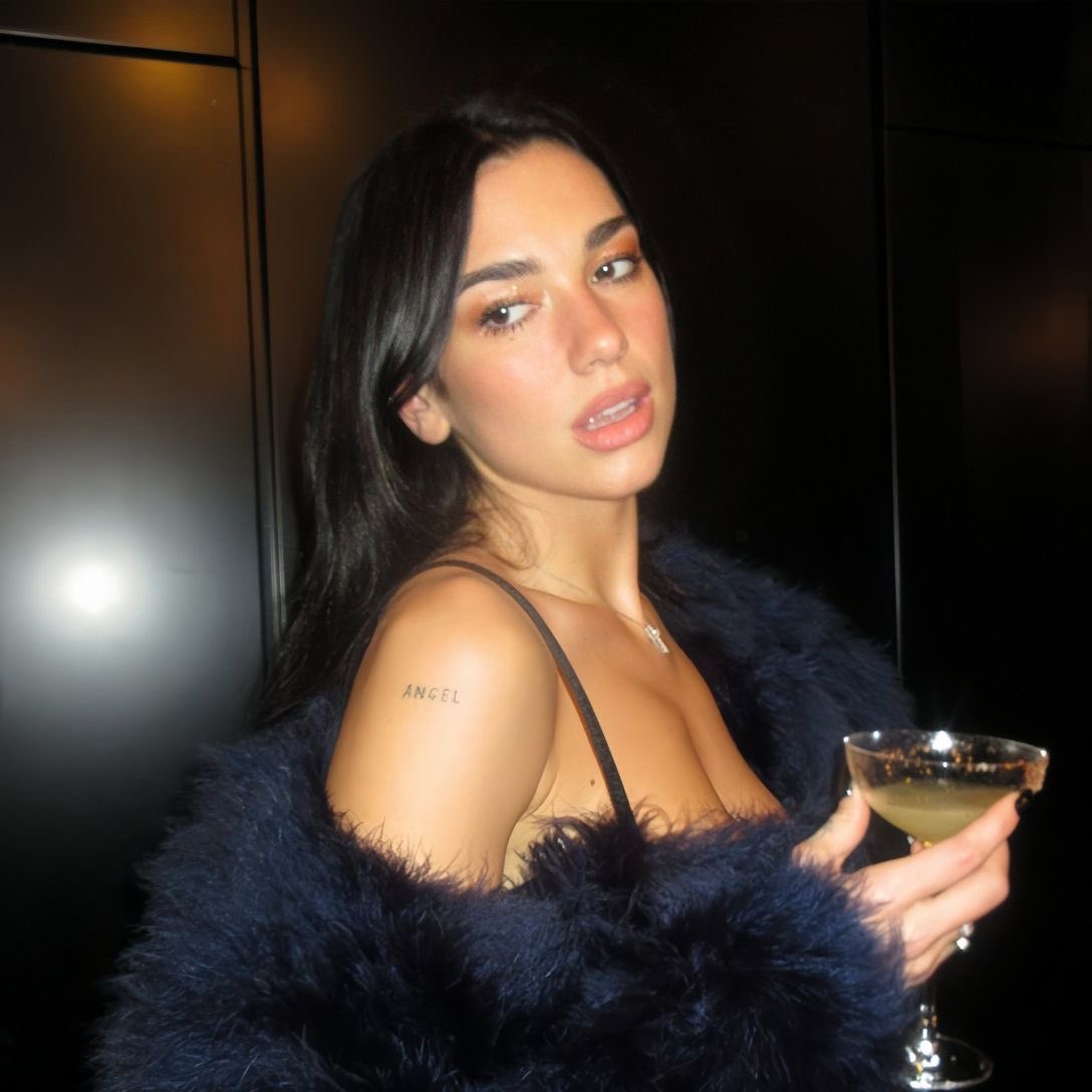 dua lipa looks absolutely gorgeous