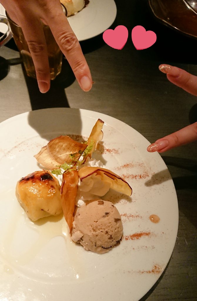 女子会してきました！！
とっても楽しかったし癒されました✨
ピースもフォークも一緒に写真撮ってくれてありがとう笑
より楽しい写真になりました💓