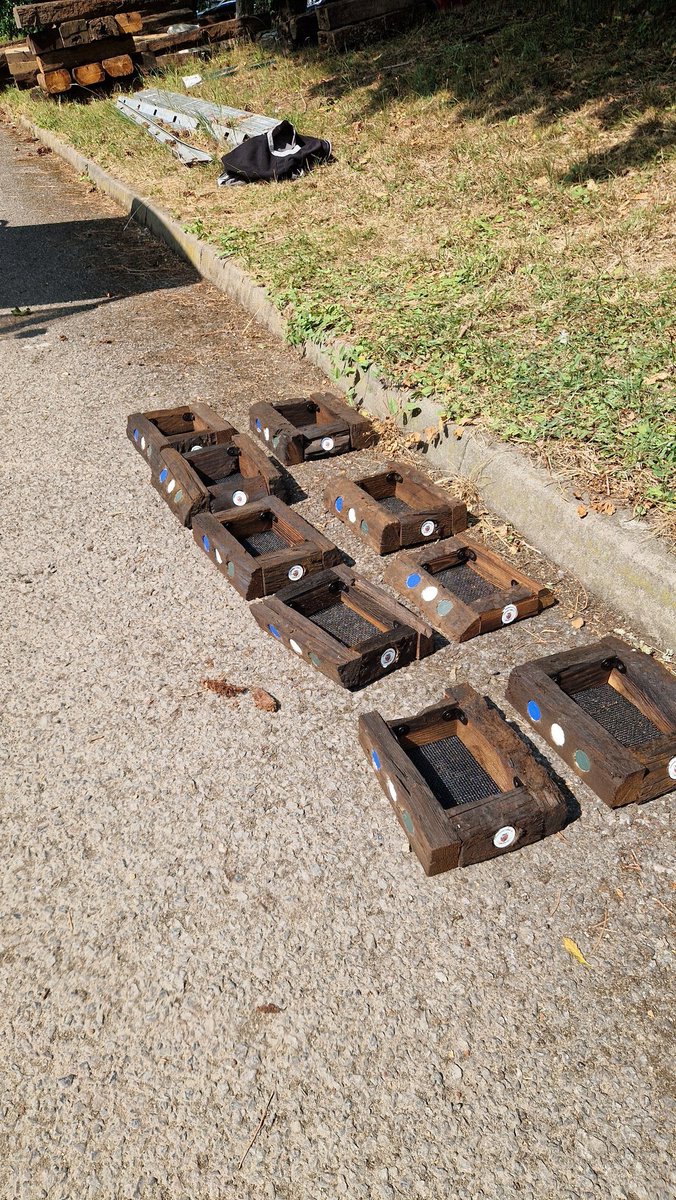 Little handmate project to create tee bins for our 1st Tee and Par 3's, made from off cuts of sleepers aligning with our rustic theme and bespoke with club logo and club colours 🔵⚪️🟢