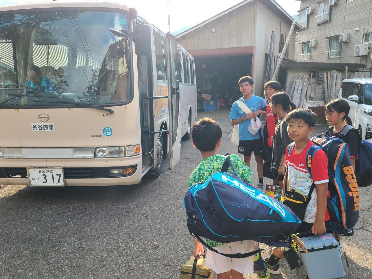 MarineBlueTS's tweet photo. これからシャトルバスで越後湯沢駅まで向かいます✨
大原２日間、ありがとー！！ https://t.co/LGc250n9Ip