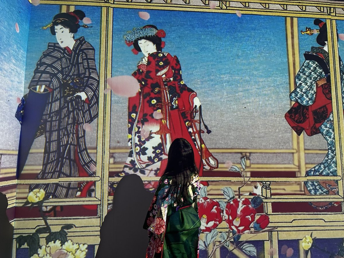 ukiyoeimmersive's tweet photo. 『#動き出す浮世絵展 FUKUOKA』は
今週末【8月17日（日）】まで。

18時以降は「ペア割」でお得にご入場いただけます※会場販売チケットのみ

📍JR博多シティ9階 JR九州ホール
🕙10:00～20:00（最終入場19:15）
🔗 https://t.co/wBGVY9ioWv

#浮世絵展FUKUOKA #福岡おでかけ #没入体験
 #夜のおでかけ https://t.co/iss2QKuQs4