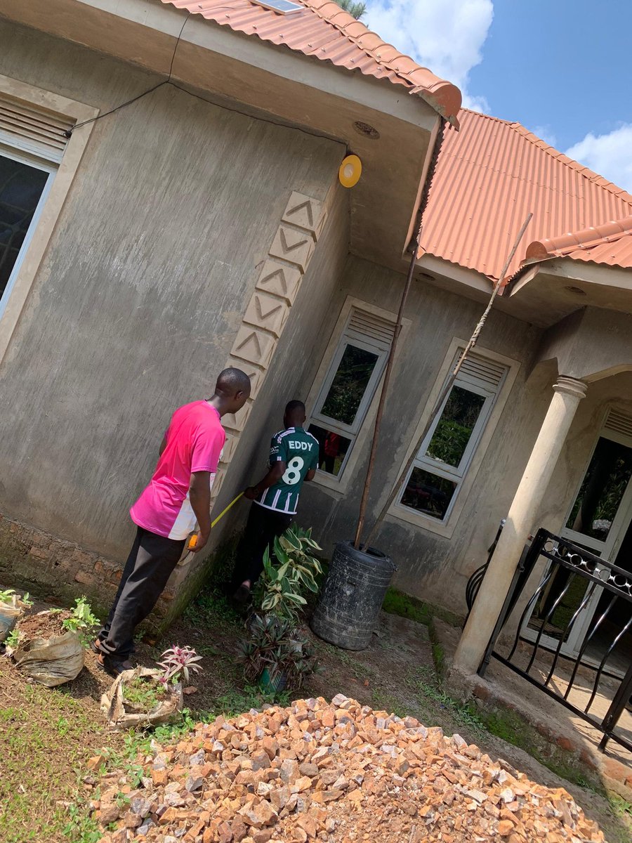 m_matambuze's tweet photo. @kirya_ug It's very possible, this house is in Hoima and at this stage it has consumed around 25millions. https://t.co/8ZrZlI8T8P