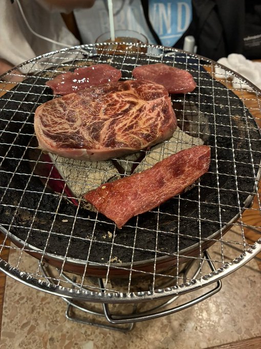 肉だぁぁぁぁダァぁあ 