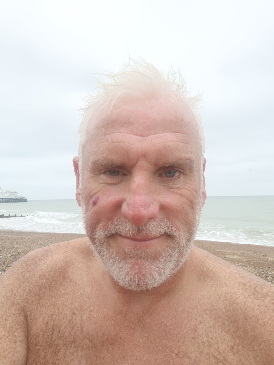 Bit gloomy out this morning, but doesn't stop the refreshing and awakening dip and swim.😍🏊‍♂️🌊