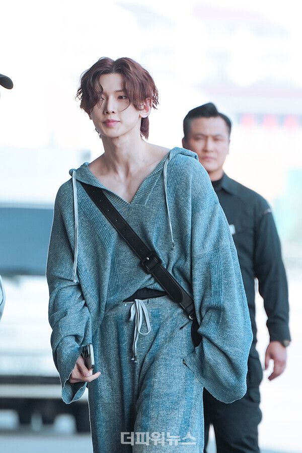 dobcrman's tweet photo. ㅤ️️
ㅤ️️
ㅤ️️ㅤ️️[ sᴜɴʙᴇᴀᴍs posted a photo arrival at BTD's Debut Showcase. ]

sᴜɴʙᴇᴀᴍs 
250816
Our boy arriving at @BREAKTHEDOORz’s debut showcase—輝く姿が本当にステージの一部みたいで、息を呑む瞬間でした。✨  #ミカ #NQFELLAZ #BREAKingBoundaries
ㅤ️️
ㅤ️️ https://t.co/4HW0KBu1k4