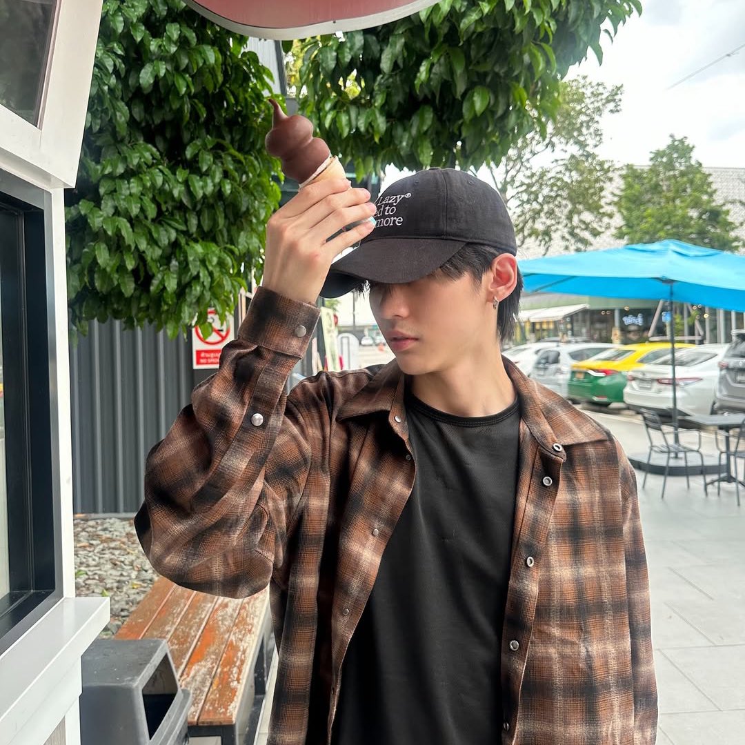 miicmate's tweet photo. some things never change lol he’s still a unicorn 🦄😂

#aou_tnbknr #เหล่าเดซี่ของอู๋ https://t.co/LspPccKjNj