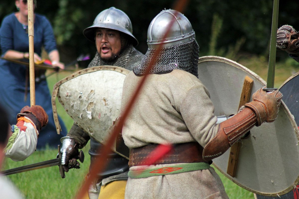 ⚔️ 𝗕𝗶𝗹𝗱 𝗱𝗲𝘀 𝗧𝗮𝗴𝗲𝘀 (𝟭𝟲. 𝗔𝘂𝗴):
Schlachtgetümmel beim Cave Gladium 2024 – Kettenhemden, Schilde &amp; Schwerter im Einsatz!
Wir sind nicht vor Ort, aber offizieller Partner von ReenactmentMarketplace.com – seit 5 Jahren.
#CaveGladium #MittelalterBildDesTages #LivingHistory