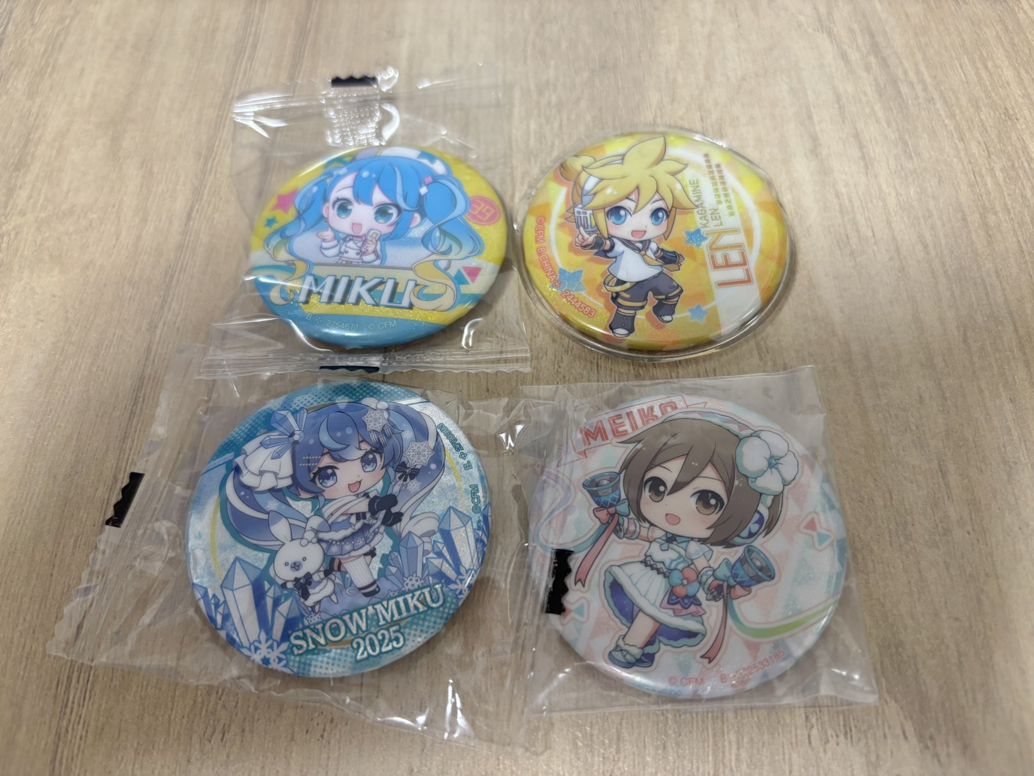 ワタナベマホト 缶バッチ 2_a07f6b26-1a70-4b60-b43d-