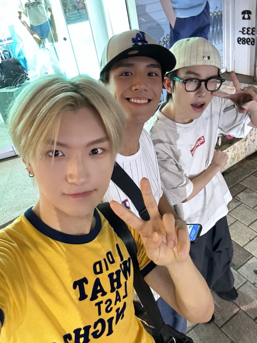 크리센양 인스타에 홍쯔하오 !! 🐶
c그룹우정좋아……😭😭