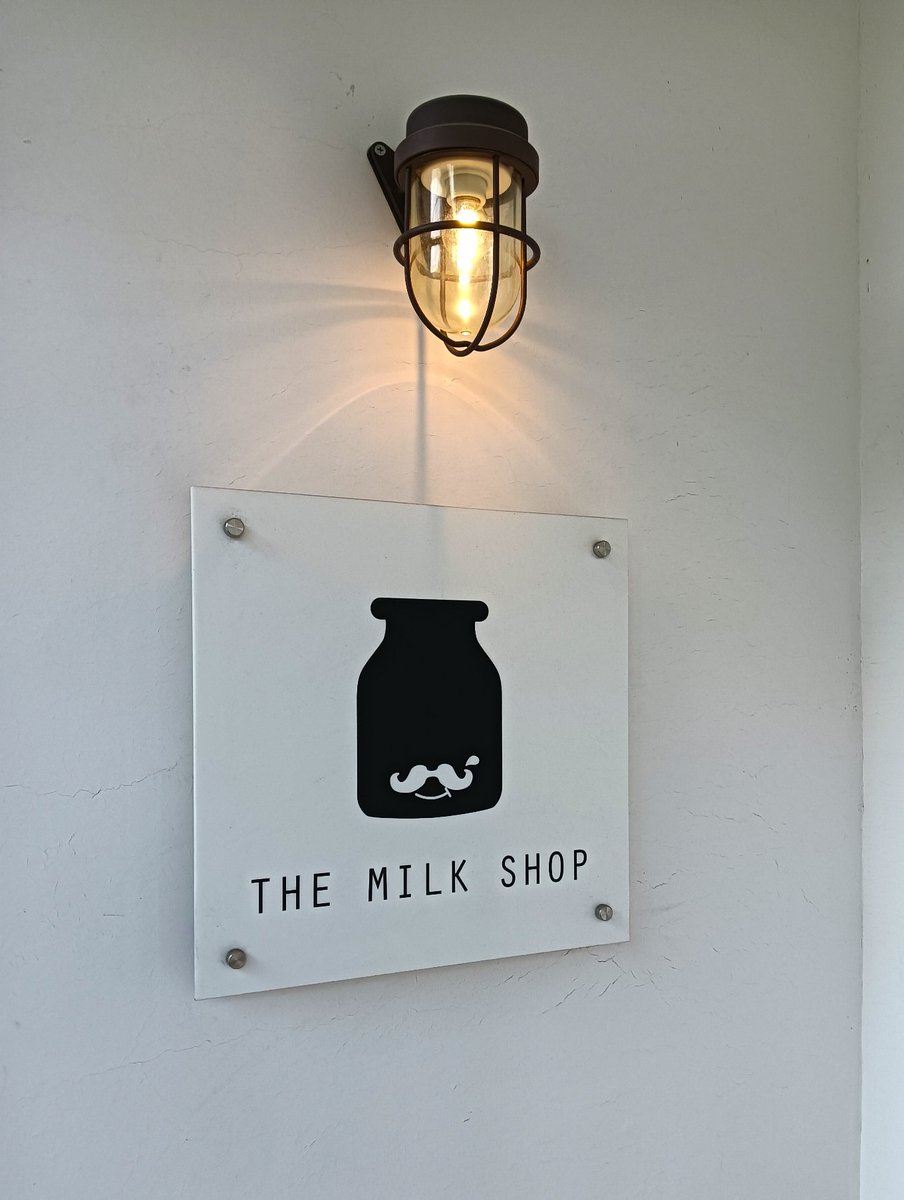 _ogaki_'s tweet photo. THE MILK SHOP
棚橋牧場さん
岐阜県池田町
お邪魔しました🙇
美味しかった〜
ごちそうさまでした🙏
ありがとうございます
#棚橋牧場
#THEMILKSHOP
#MILKSHOP
#ソフトクリーム
#牛乳
#牛乳屋さん
#池田町 https://t.co/gdBpoJzAF1