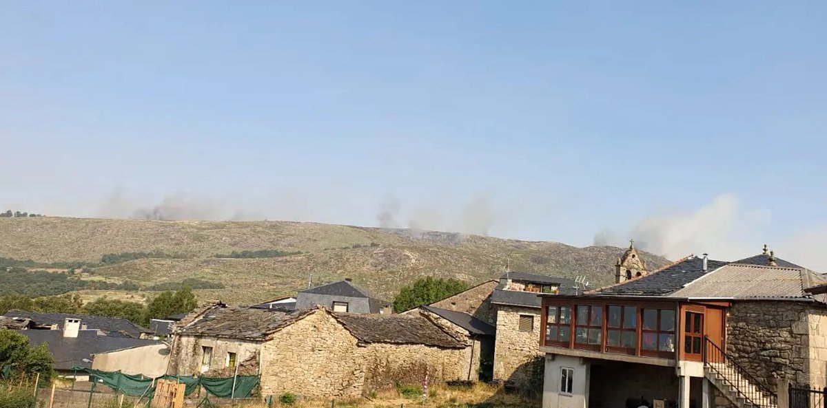 El incendio de Castromil reajusta su dispositivo con nuevos medios aéreos y desmovilizaciones
zamoranews.com/articulo/suces…