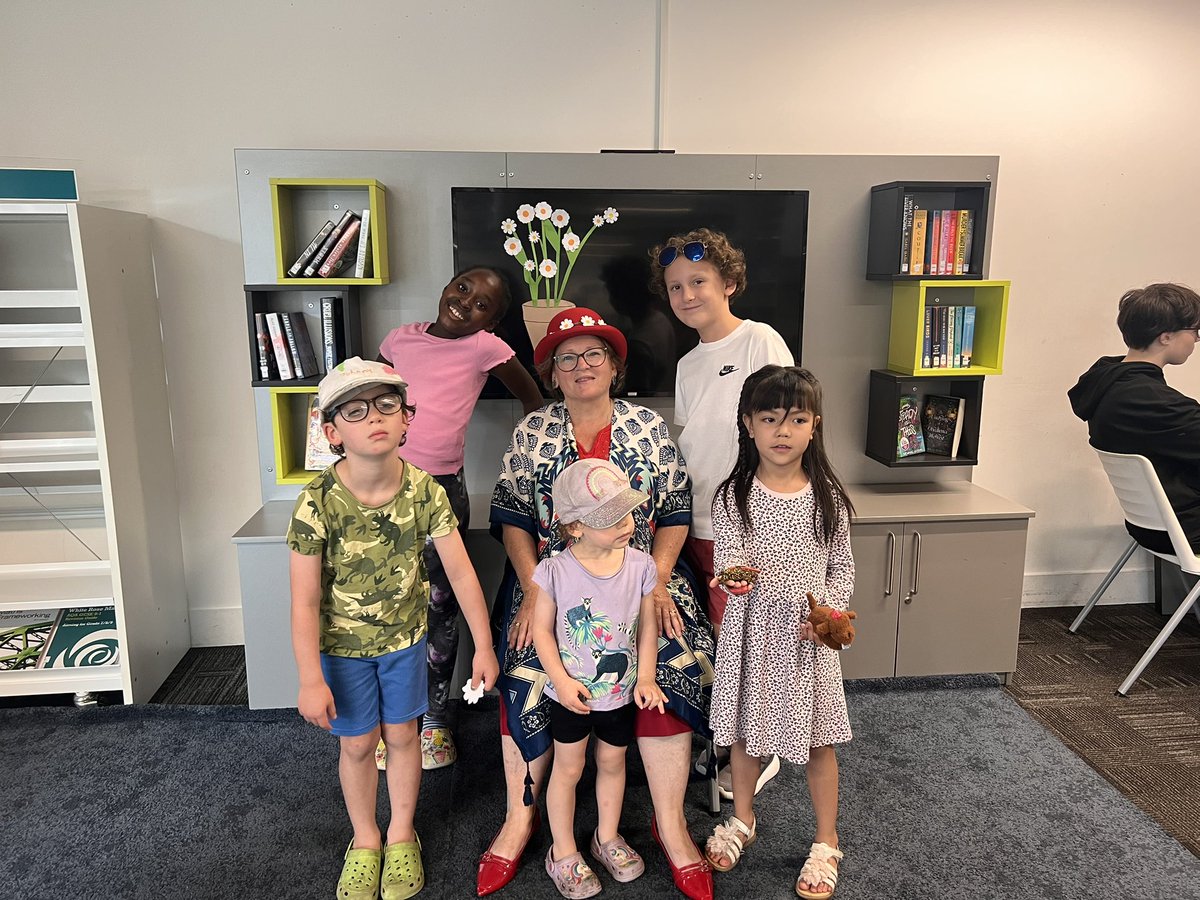 greenwich_clib's tweet image. 🦉📚✨ What a fantastic day at the library! We had amazing owl visits from Jambs Owls, magical 🧙 story time with Leanne, and a fun fiction dance with Jo. All ages joined in and everyone had a blast! 💃🦉📖 #LibraryEvents #CommunityFun @GreenwichLibs @Better_UK #LoveYourLibrary