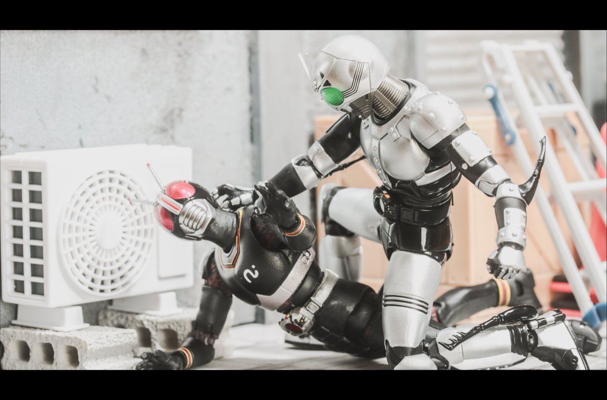 『真夏の室外機をくらえ ブラックサン!!』