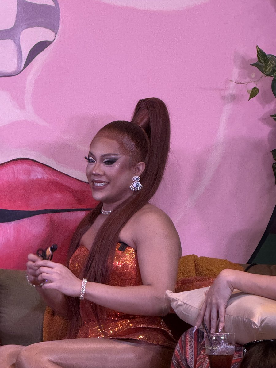 DragScenePH's tweet image. Minty Fresh, Viñas Deluxe, Arizona Brandy, and Siam PhuSri on Spill The Tea

#SpillTheTea #DragRacePH