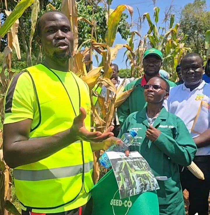 borders_kenya's tweet photo. Proud moment as our Founder George Osoya joins @SeedCoGroup project! Through Kick 4 A Better Life, we blend football &amp; agribusiness—helping youth earn for school needs &amp; learn sustainability. 🌍💚

#Sports4Agribusiness #SeedCo #YouthEmpowerment https://t.co/jj7ll69HM4