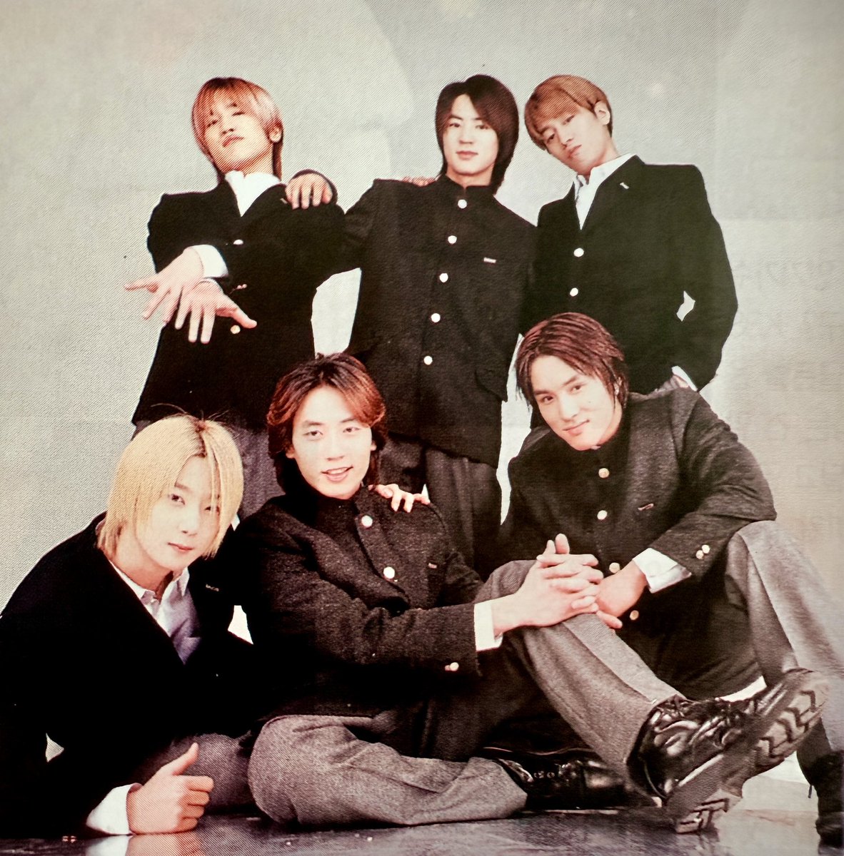 mesotes_hs's tweet photo. 이때 신화 교복 광고 사진 너무좋음
일단 애들 얼굴 주사위 다 6이라서💗 https://t.co/jgkbnVhnG4
