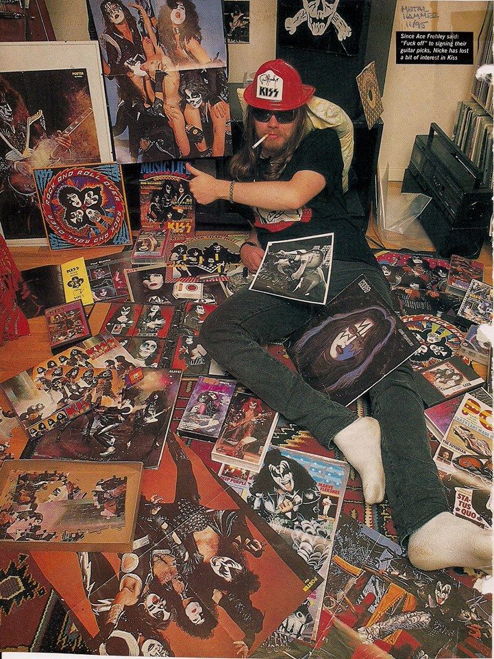 EaracheRecords's tweet image. Nicke from Entombed  showing  off his Kiss collection 
#Kiss #entombed #earacherecords