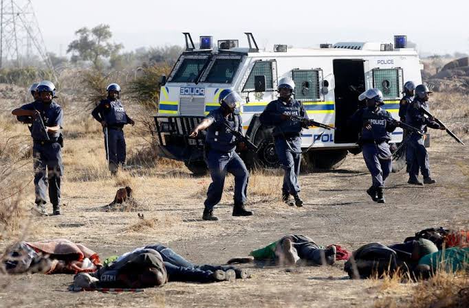 SihleLonzi's tweet photo. Today 13 years ago, Cyril Ramaphosa demanded concomitant action which led to the brutal massacre of Marikana workers who were asking for a better wage and working conditions.

13 years later, instead of honouring their families, he is spending R700 MILLION on a clownish Dialogue! https://t.co/iQuZnjGW6B