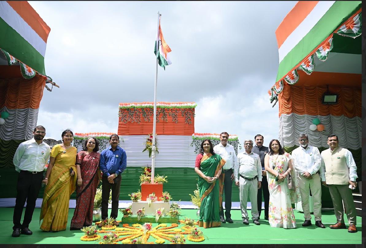 IncomeTaxWB's tweet photo. The 79th Independence Day celebrations at Aayakar Bhawan, Kolkata, were enriched by the enthusiastic participation of Senior Departmental Officers, Retired Officers, Chartered Accountants & Tax Practitioners. Their presence reflected the spirit of camaraderie & shared commitment to the Nation’s progress.
@PIB_India @PIBKolkata @PIBGangtok @IncomeTaxIndia @nsitharamanoffc @officeofPCM @FinMinIndia