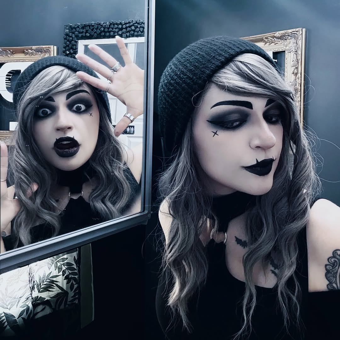 Got this weird mirror...